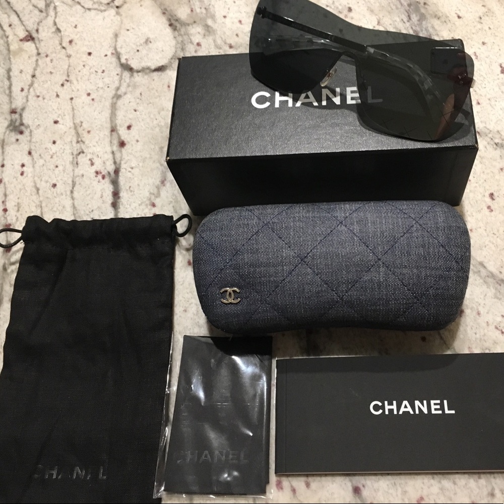 CHANEL shield sunglasses